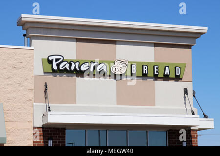 Dayton - ca. April 2018: Panera Bread Einzelhandel Lage. Panera ist eine Kette von schnellen Restaurants mit ungezwungener Atmosphäre bietet kostenfreies WLAN I Stockfoto