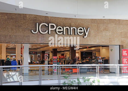 Dayton - ca. April 2018: JC Penney Retail Mall Lage. JCP ist ein Bekleidung und Heimtextilien Einzelhändler I Stockfoto