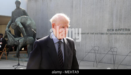 Sachsenhausen, Deutschland, 22. April 2018. Präsident des Internationalen Komitees von Sachsenhausen, Bernt Lund, die Teilnahme an der zentralen Gedenkfeier im ehemaligen Konzentrationslager Sachsenhausen auf dem 73. Jahrestag der Befreiung der Gefangenen. Foto: Wolfgang Kumm/dpa Quelle: dpa Picture alliance/Alamy leben Nachrichten Stockfoto