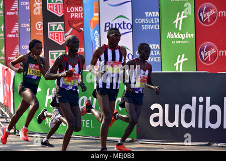 London, Großbritannien. 22 Apr, 2018. Die Virgin Money London Marathon 2018;#LondonMarathon; Läufer Credit: Marcin Libera/Alamy leben Nachrichten Stockfoto