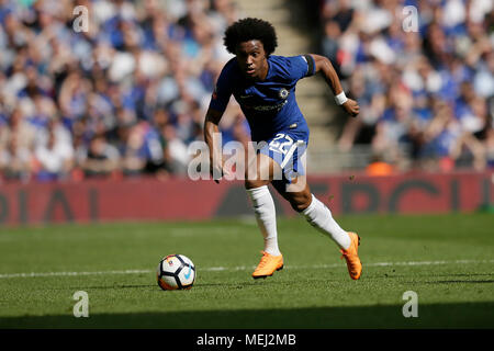 London, Großbritannien. 22 Apr, 2018. Chelsea's William bricht durch während der FA-Cup Halbfinale zwischen Chelsea und Southampton im Wembley Stadion in London, Großbritannien am 22. April 2018. Chelsea gewann 2-0 und an die endgültige erweitert. Quelle: Tim Irland/Xinhua/Alamy leben Nachrichten Stockfoto