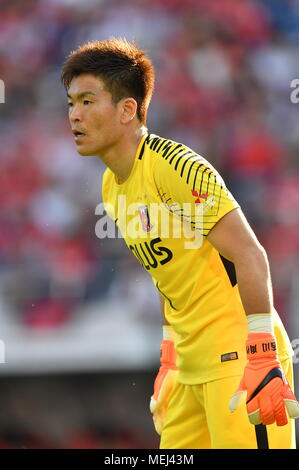 Saitama, Japan. 21 Apr, 2018. Shusaku Nishikawa (Rot) Fußball: 2018 J1 Liga Match zwischen Urawa Red Diamonds 0-0 Hokkaido Consadole Sapporo an der Saitama Stadion 2002 in Saitama, Japan. Quelle: LBA/Alamy leben Nachrichten Stockfoto