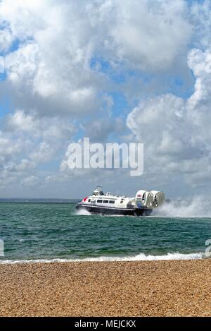 Passagier hovercraft von Strand in Portsmouth Hampshire England Großbritannien abfliegen Stockfoto