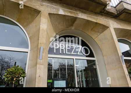 Die Fassade der Prezzo, ein Restaurant der Kette auf italienische Küche spezialisiert ist; Northampton, Großbritannien. Stockfoto
