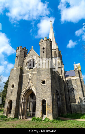 Die Gotische Kapelle in Abney Park Friedhof, einer der glorreichen Sieben Friedhöfe in London, Großbritannien Stockfoto