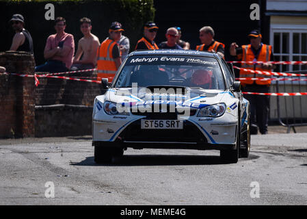 Melvyn Evans Treiber und Sean Hayde co Treiber racing Subaru Impreza WRC in der geschlossenen öffentlichen Straße Corbeau Sitze Rallye in Bradfield, Tendring & Clacton Stockfoto