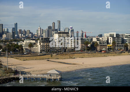 Port Melbourne Beach von einem Schiff auf Station Pier Stockfoto