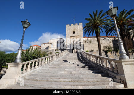 Haupteingang der Altstadt von Korcula auf der Insel Korcula auf der Adria in Kroatien. Stockfoto