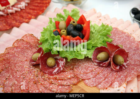 Klassische Kroatischen starter Platte mit Kroatische geschnittene Salami Stockfoto