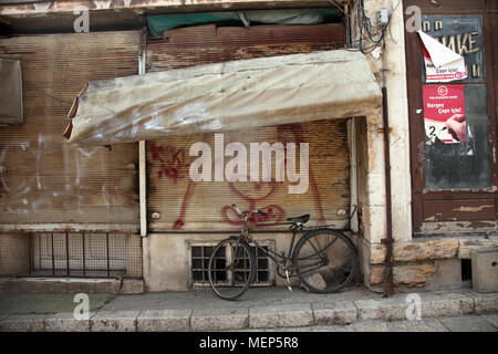 Fahrrad auf der Straße, Skopje, Mazedonien. Stockfoto