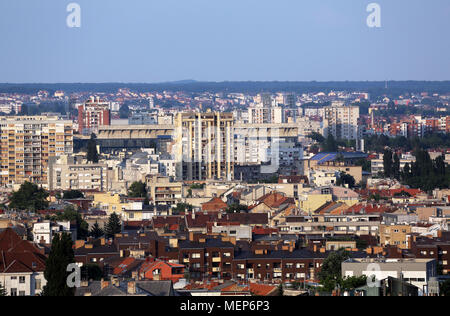 Luftaufnahme von Zagreb, östlichen Teil Panorama in hellen, sonnigen Tag, Zagreb, Kroatien. Stockfoto