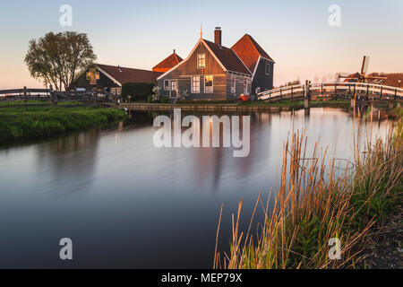 Traditionelle Architektur in Zaanse Schans - Holland Niederlande Stockfoto
