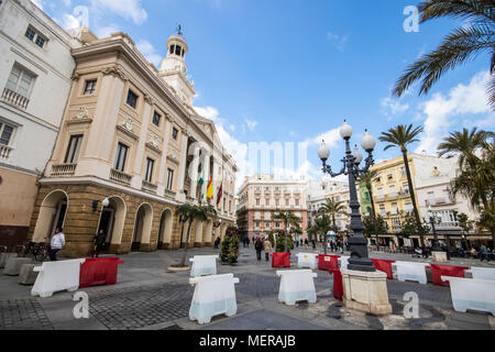 Cadiz, Spanien. Breite niedrigen Winkel des Ayuntamiento de Cadiz, einem neoklassizistischen Rathaus Stockfoto