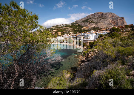 Zwischen Altea und Calpe die Mascarat Strand mit seinem türkisblauen Wasser Strände, Altea, Costa Blanca, Alicante, Spanien Stockfoto