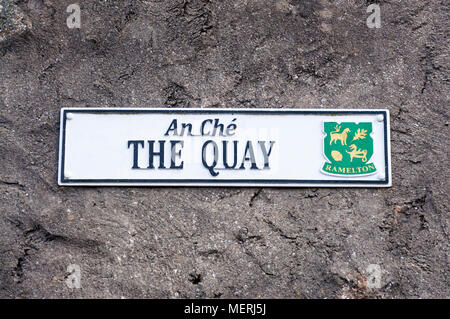 Ramelton, den Kai anmelden Irischen Gälisch und Englisch, County Donegal, Irland Stockfoto