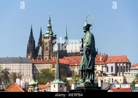 Johannes von Nepomuk, Karlsbrücke, Prager Burg, Veitsdom Stockfoto