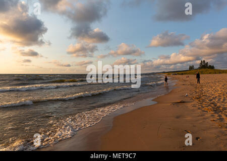 Oval Strand bei Sonnenuntergang - Saugatuck, MI Stockfoto
