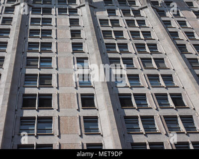 Mailand, Italien - ca. April 2018: Torre Velasca von BBPR 1955 entworfen, ist ein Meisterwerk der Italienischen neuen brutalist Architecture Stockfoto