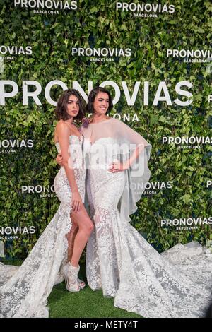 Ensayo de desfile de Barcelona, donde se presentará la nueva colección Atelier Pronovias 2019. Los modelos internacionales Romee Strijd, Cindy Bruna, Blanca Padilla, Sarah Fraser y Gnade Guozhi han compartido escenariocon las españolas Blanca Romero y su hija Lucía Rivera. Cabre/798/Cordon drücken Sie die Parade Probe in Barcelona, wo das neue Atelier Pronovias 2019 Sammlung präsentiert werden. Internationale Modelle Romee Strijd, Cindy Bruna, Blanca Padilla, Sarah Fraser und Gnade Guozhi haben die Etappe mit spanischen Modelle Blanca Romero und ihre Tochter Lucia Rivera geteilt. Stockfoto