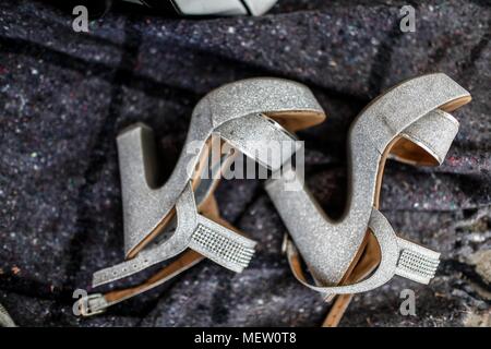 Kino, Mexiko. 23 Apr, 2018. Donald Trump, Präsident der USA, fährt mit seinem Plan am Montag die Einwanderung aus Mexiko zu stoppen, angesichts dieser Lage die Karawane der Migrantinnen mit einem März heute auf dem Boulevard Kino protestiert hat, im nördlichen Mexiko. Dieser halbe Tag der Karawane führte zwei Tage nach der Ankunft in Hermosillo, wo sie durch das Rote Kreuz, die Zivilgesellschaft und andere Organisationen unterstützt wurden rund 600 Migranten aus verschiedenen Ländern Mittelamerikas vom Roten Kreuz und Zivilgesellschaft. Credit: NortePhoto.com/Alamy leben Nachrichten Stockfoto