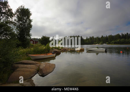 Dorf Tennviken an der schwedischen Küste hoch (UNESCO Weltnaturerbe Höga Kusten) Stockfoto