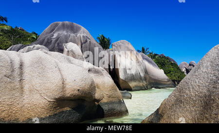 Seychellen - La digue felsigen Strand von Grand Anse Stockfoto