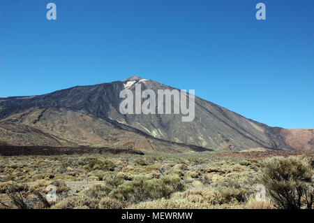 Teide Peak durch jedes Jahr Tausende von Besuchern gesehen in Teneriffa, Kanarische Inseln Stockfoto