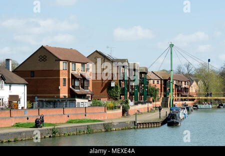 Gehäuse entlang des Flusses Nene, Northampton, Northamptonshire, England, Großbritannien Stockfoto