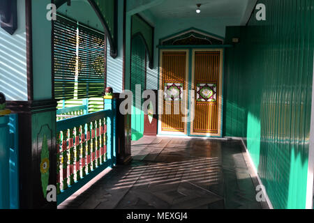 Die traditionelle Moschee, im Jahre 1526 erbaut wurde, wurde die erste Moschee in South Kalimantan gebaut. Die Moscheen sind einige Teile des gleichen Demak Moschee Architectur Stockfoto