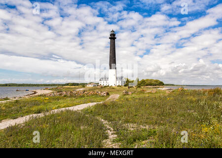 Lösen Leuchtturm gegen blauen Himmel, Insel Saaremaa, Estland Stockfoto