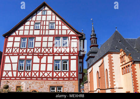 Altstadt von Büdingen, Hessen, Deutschland, Europa, mit Fachwerkhäusern und St. Mary's Church Stockfoto