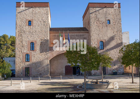 Touristen im Badajoz Provincial Museum für Archäologie, Spanien eingeben Stockfoto