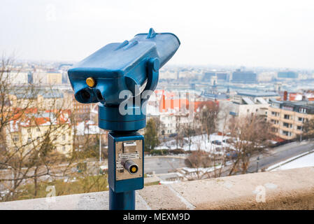 Fernglas für Touristen der Stadt Budapest im Wert von 2 Euro zu erkunden Stockfoto