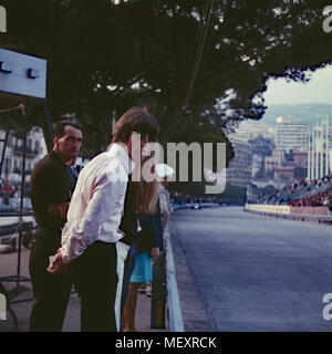 Beatle George Harrison mit Patricia Anne Pattie Boyd zu 206 in Monte Carlo, Monaco 1966. Beatle George Harrison und Patricia Anne Pattie Boyd Besuch in Monte Carlo, Monaco 1966. Stockfoto