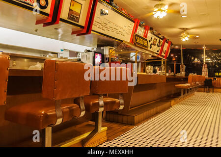 Innenraum der klassischen und berühmten Goldie Diner 66 in Williams entlang der Route 66, Oklahoma, USA. Stockfoto