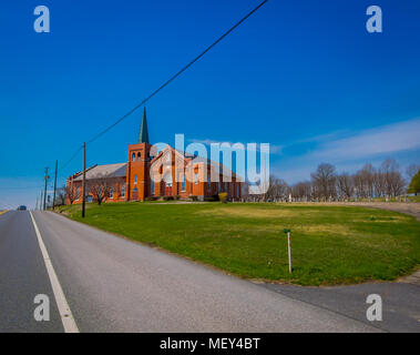 LANCASTER, USA - April, 18, 2018: Im freien Blick auf alten historischen Kirche in Lancaster PA Schuß von der treets Stockfoto