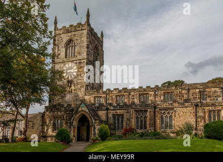 Die 14 thC mittelalterliche, Grad 1, anglikanisch, Kirche der Heiligen Dreifaltigkeit in Skipton, North Yorkshire, UK. Stockfoto