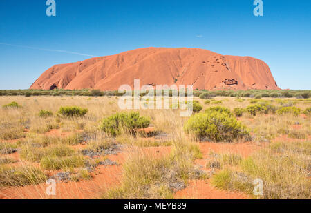 Uluru (Ayers Rock), Uluṟu - Kata Tjuṯa National Park. Northern Territory, Australien. Stockfoto