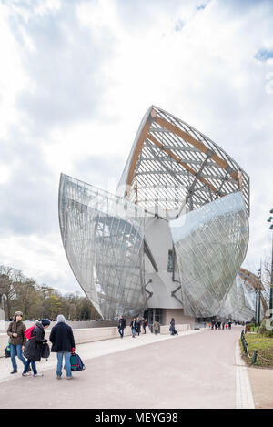 Frankreich, Paris - 1. April 2018: Fondation Louis Vuitton von Frank Gehry entworfenen Stockfoto