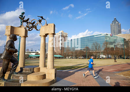 Atlanta, Hauptstadt des US-Bundesstaates Georgia, Amerika Krebs-gesellschaft Gebäude mit verspiegeltem Spiegelglas an der Fassade des Gebäudes Stockfoto