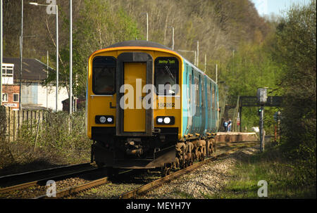 Diesel Personenzug von Arriva Trains Wales betrieben Stockfoto