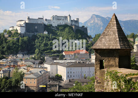 Blick vom Kapuzinerberg in die Altstadt von Salzburg. Stockfoto