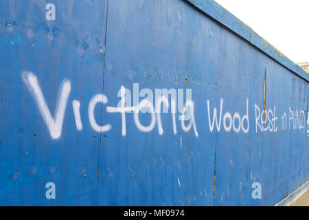 Rest in Punz Slogan, um die komödiantin Victoria Holz gewidmet. Bristol. Großbritannien Stockfoto