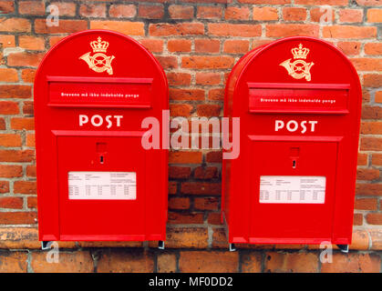 MAIL BOXES Dänemark in die Rote Farbe 2005 Stockfoto