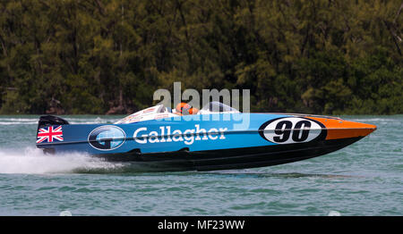 Key Biscayne, Florida, USA. 22 Apr, 2018. Team Gallagher (90) konkurriert im P1 SuperStock USA Rennen während der 2018 Miami Grand Prix P1-Event im Miami Marine Stadium von Key Biscayne, Florida, USA statt. Mario Houben/CSM/Alamy leben Nachrichten Stockfoto