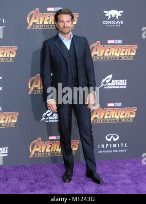 Los Angeles, Kalifornien, USA. 23. April 2018. Schauspieler Bradley Cooper besucht die Weltpremiere von Disney und Wunder "Avengers: Infinity Krieg" am 23. April 2018 in Los Angeles, Kalifornien. Foto von Barry King/Alamy leben Nachrichten Stockfoto