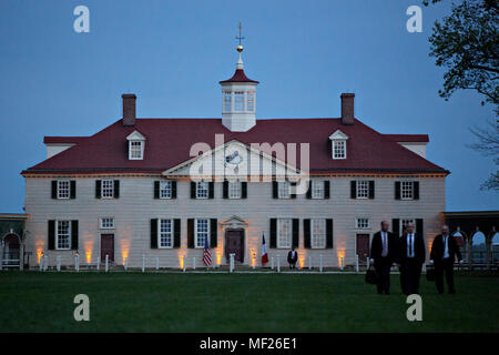 Die Villa am Mount Vernon Estate des ersten US-Präsidenten George Washington steht bei einem Abendessen zwischen US-Präsident Donald Trump und Emmanuel Längestrich, Frankreichs Präsident, nicht abgebildet, in Mount Vernon, Virginia, USA, am Montag, 23. April 2018. Wie Längestrich für den ersten Staatsbesuch des Präsidenten, des Trump ankommt, die US-Führer droht das globale Handelssystem mit Tarifen an China, hochkant, vielleicht auch Europa. Credit: Andreas Harrer/Pool über CNP - KEINE LEITUNG SERVICE - Foto: Andreas Harrer/konsolidierte News Fotos/Andrew Harrer-Pool über CNP Stockfoto