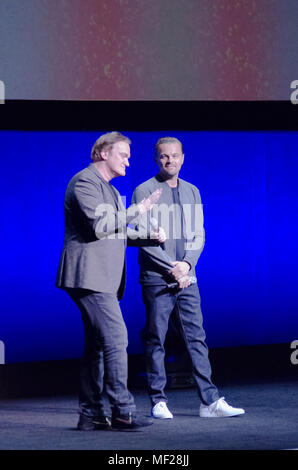 Las Vegas, USA. 24. Jan 2011. Leonardo DiCaprio und Quentin Tarantino betritt die Bühne auf Sony Pictures öffnung Nacht des CinemaCon im Caesars Palace am 23. März 2018 in Las Vegas, NV, USA zu sprechen. Credit: Foto Access/Alamy leben Nachrichten Stockfoto