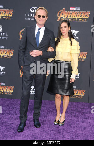 Los Angeles, Kalifornien, USA. 23 Apr, 2018. 23. April 2018 - Los Angeles, Kalifornien, USA - Schauspieler Paul Bettany, Schauspielerin Jennifer CONNOLLY bei der Weltpremiere von "Marvel Studios" Avengers Infinity Krieg'' am El Capitan Theatre, Hollywood, Los Angeles statt. Credit: Paul Fenton/ZUMA Draht/Alamy leben Nachrichten Stockfoto