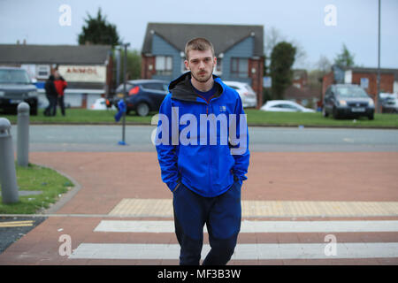 Tom Evans außerhalb von Liverpool Alder Hey Children's Hospital, wo seine 23-Monate alten Sohn, Alfie, hat in der Mitte eines Lebens, - Unterstützung der Behandlung kämpfen. Stockfoto